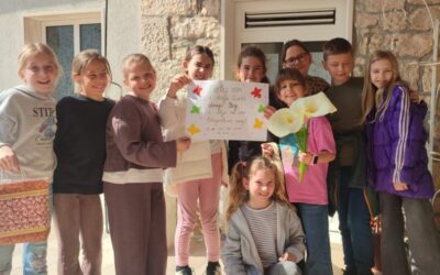 Veseli posjet staračkom domu